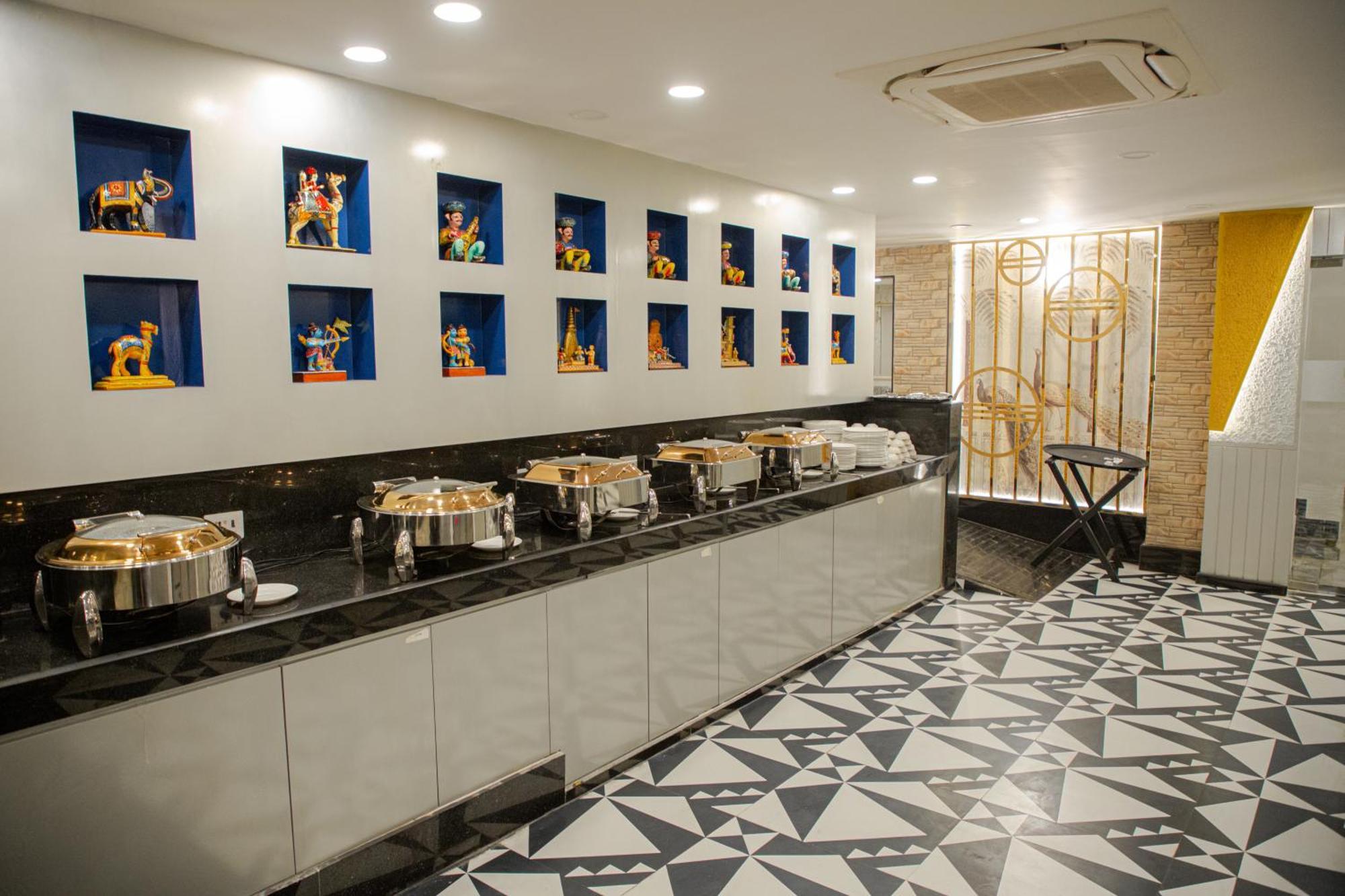 Hotel Pearl Courtyard Varanasi Esterno foto
